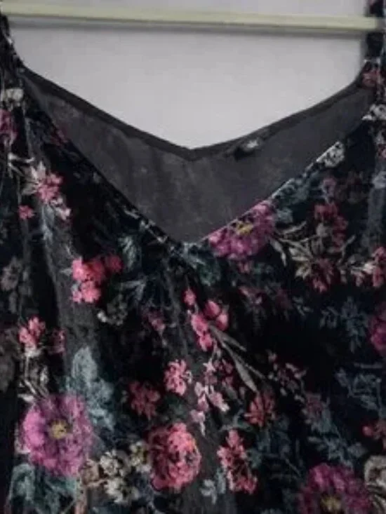 Torrid Velvet Floral Tank Top Whimsigoth Fairy Grunge Women’s - Picture 3 of 4